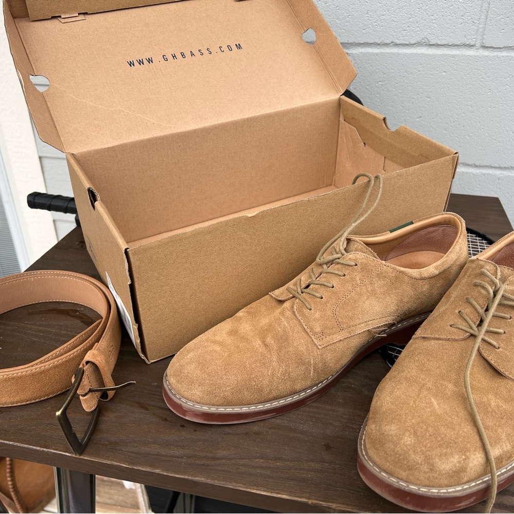 Men’s 11W Bass dress shoes with matching belt